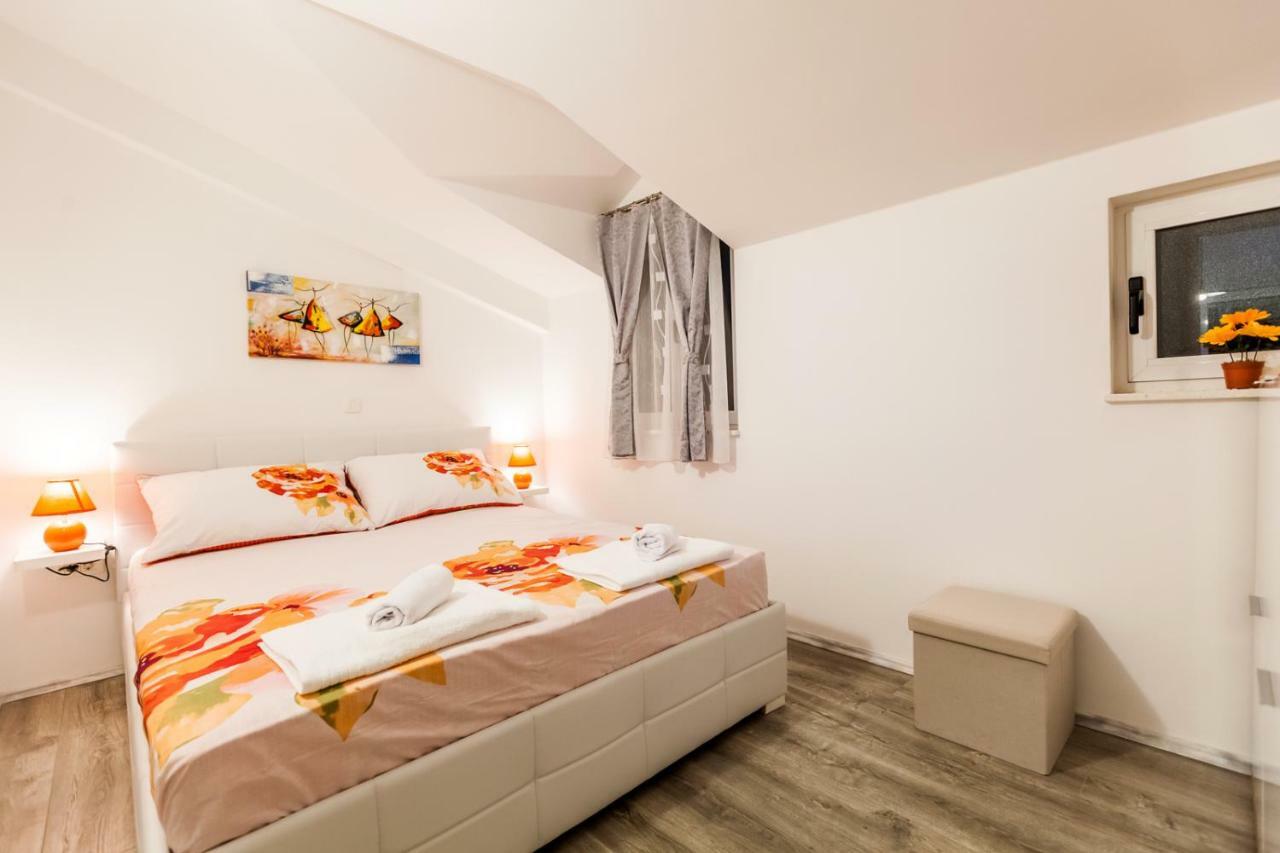 Apartments Mb Kastela Exterior photo